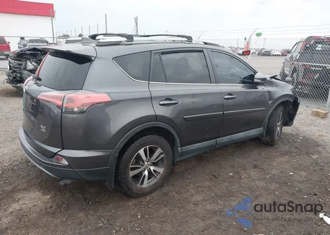 2017 Toyota Rav4 Xle z USA, uszkodzony, nr VIN 2T3RFREV9HW635885